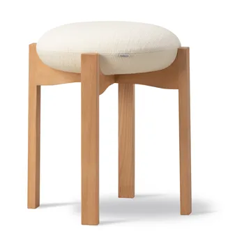 Pioneer round stool low - Odino NE22 off white-oiled beech, Ø41x46 cm - Fredericia Furniture