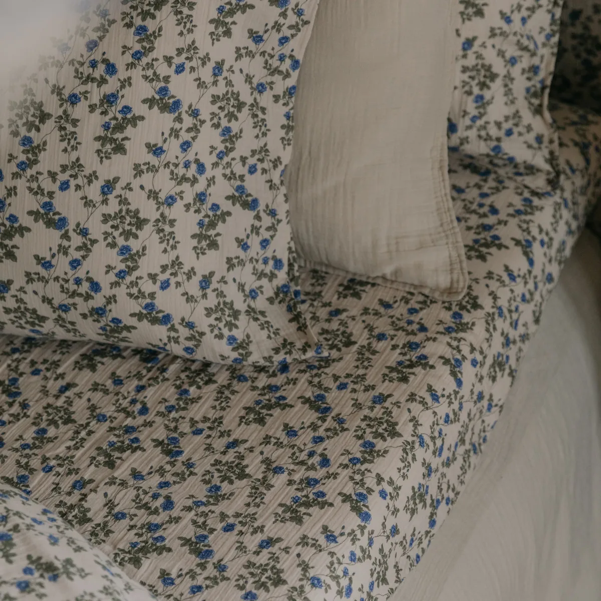Dainty Muslin fitted sheet, 160x200x30 cm Garbo&Friends