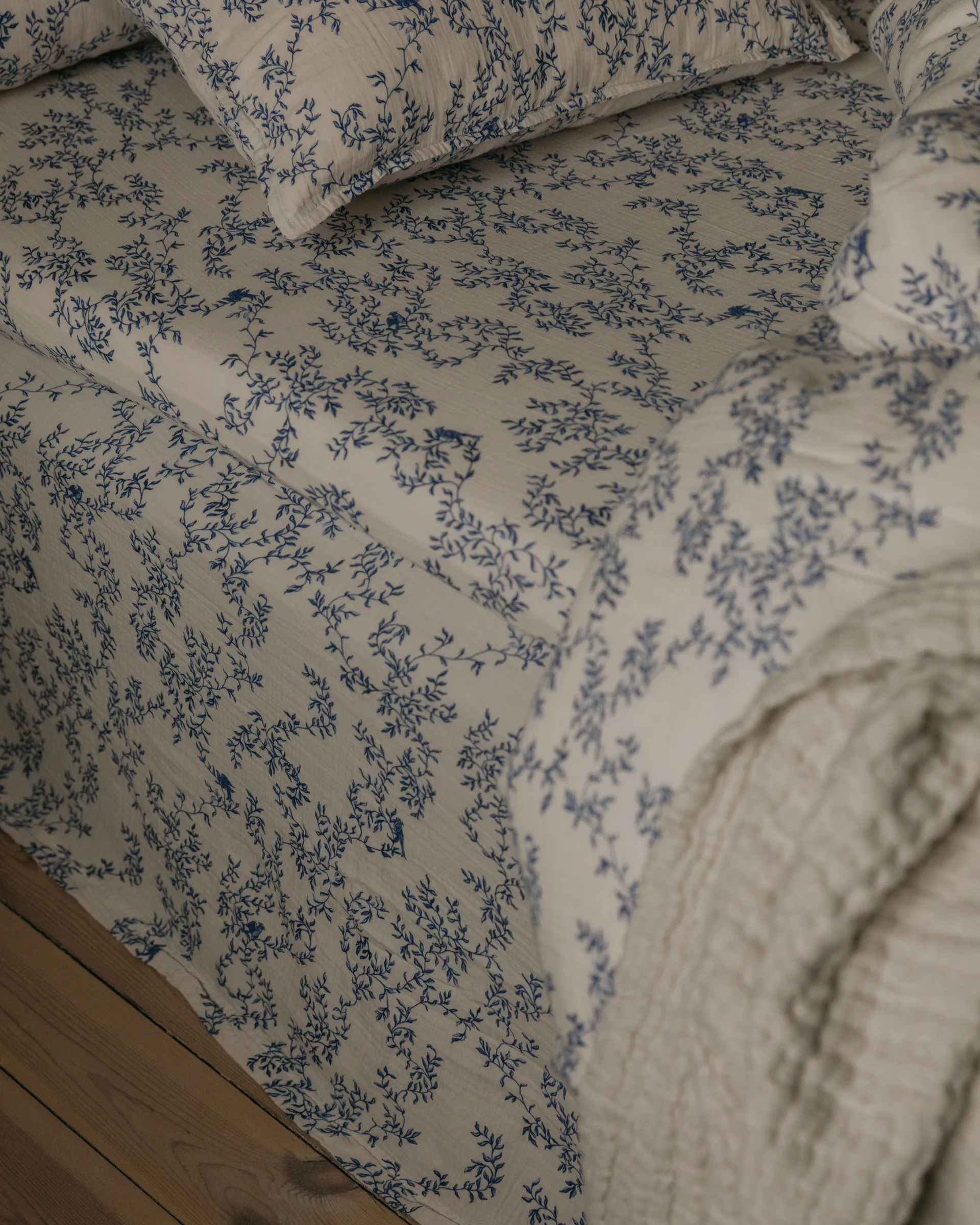 Jardim Muslin bed skirt, 180x200x53 cm Garbo&Friends
