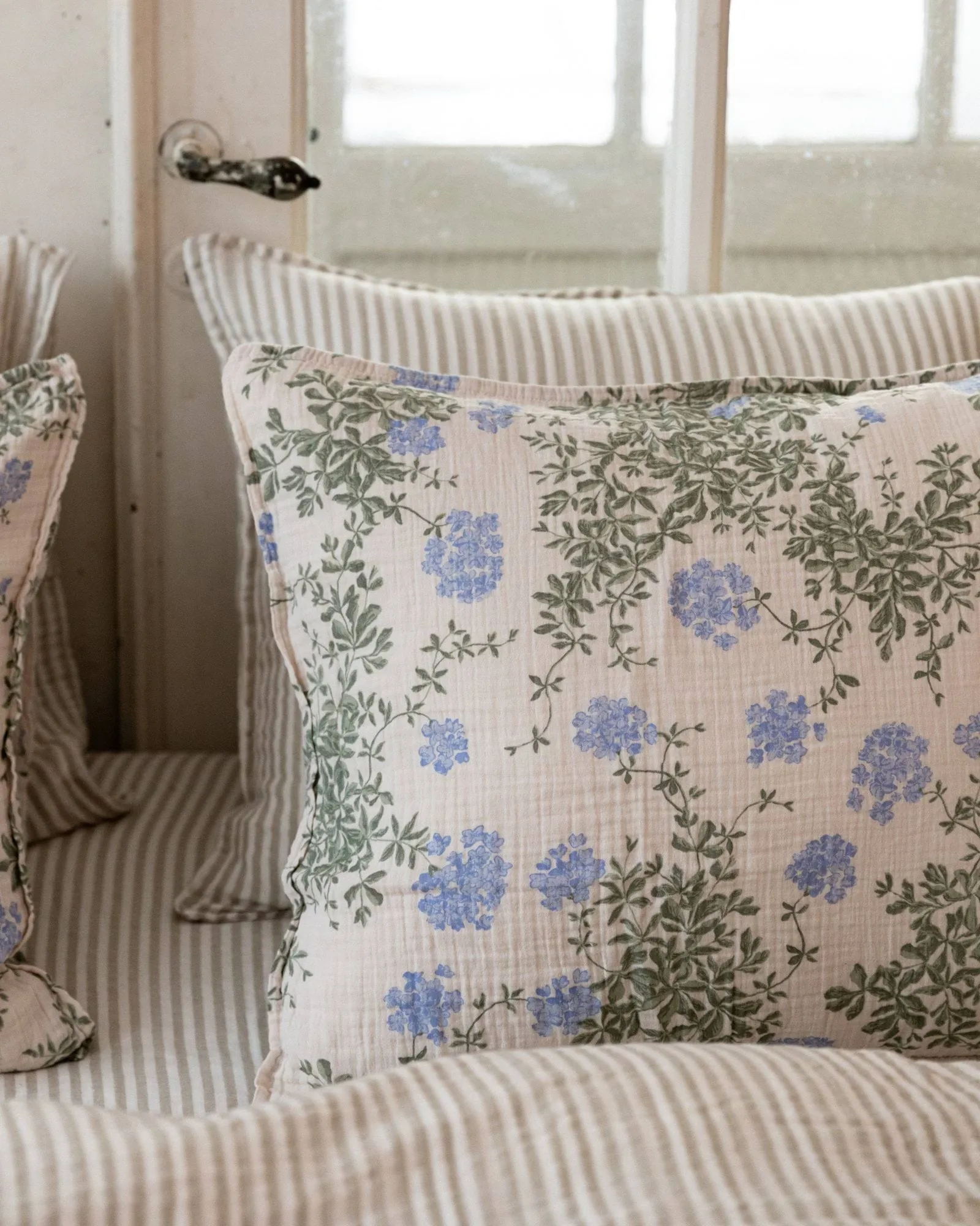 Plumbago Muslin pillowcase, 80x80 cm Garbo&Friends