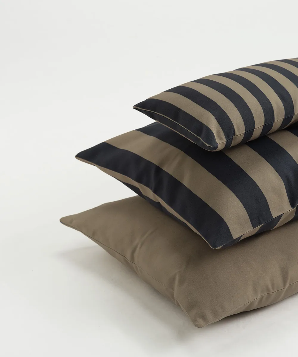 Garden Glory striped cushion, Black-beige, 25x50 cm Garden Glory