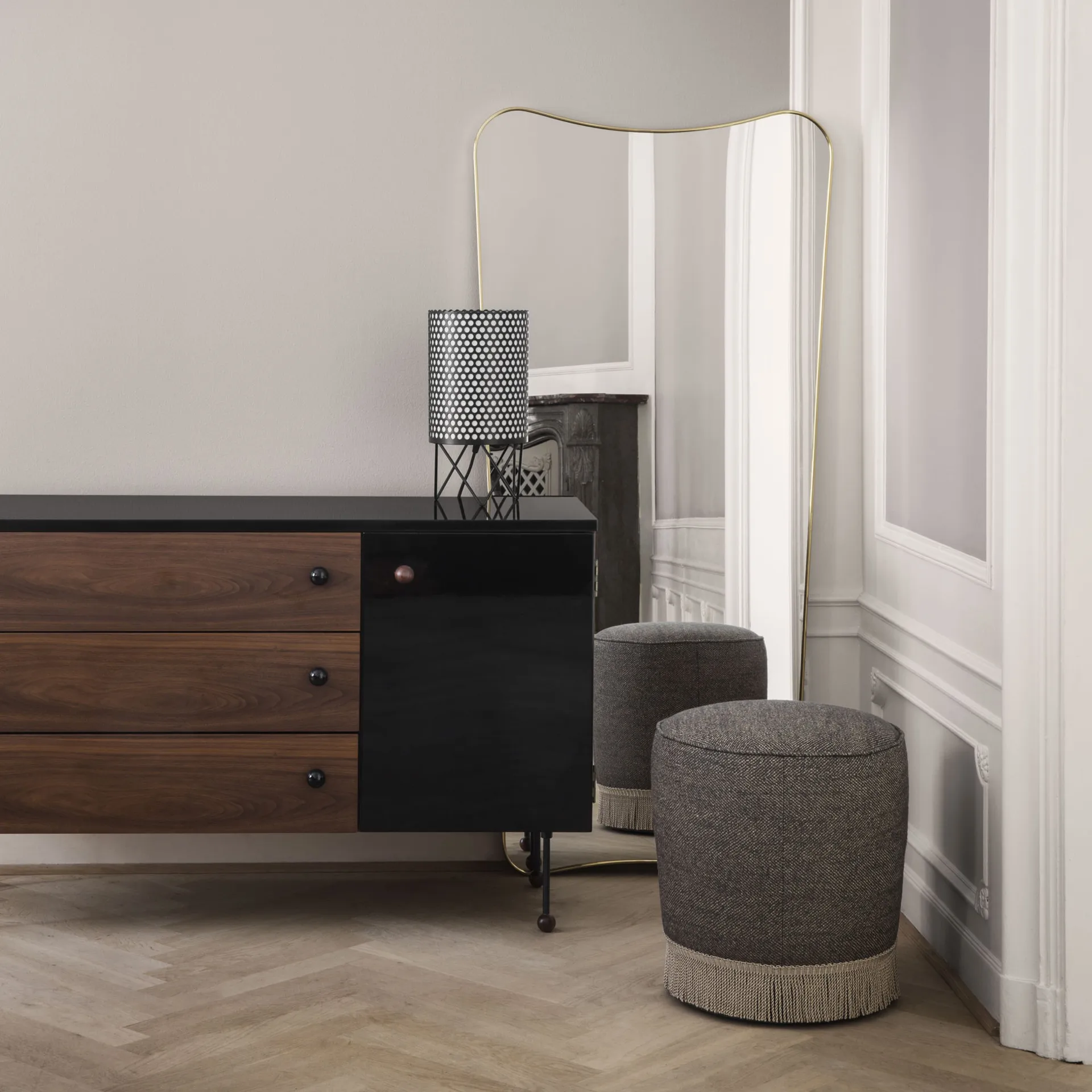 62 Dresser, American walnut, 3 drawers GUBI
