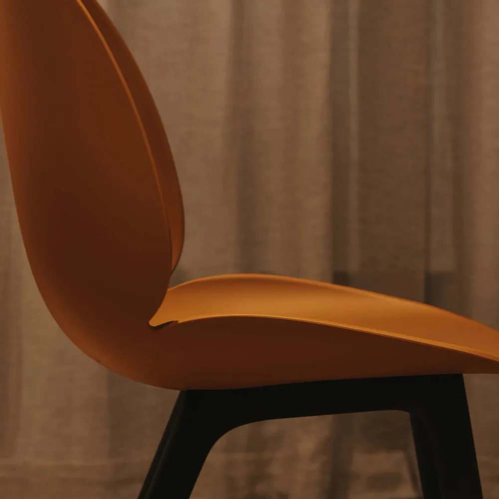 Beetle Plastic chair, Black GUBI
