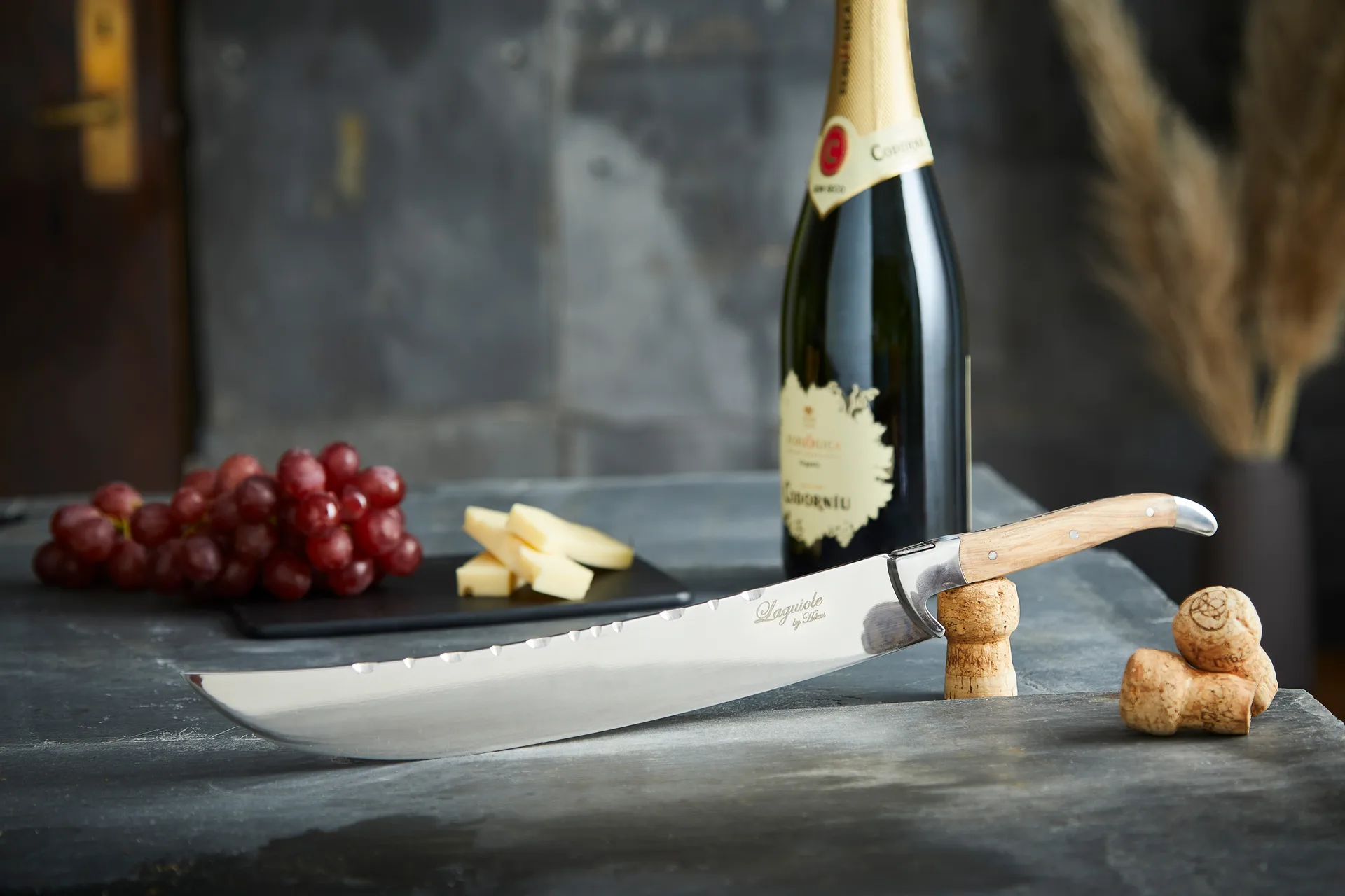 Laguiole By Hâws champagne saber 27 cm, Olive wood-stainless steel Hâws