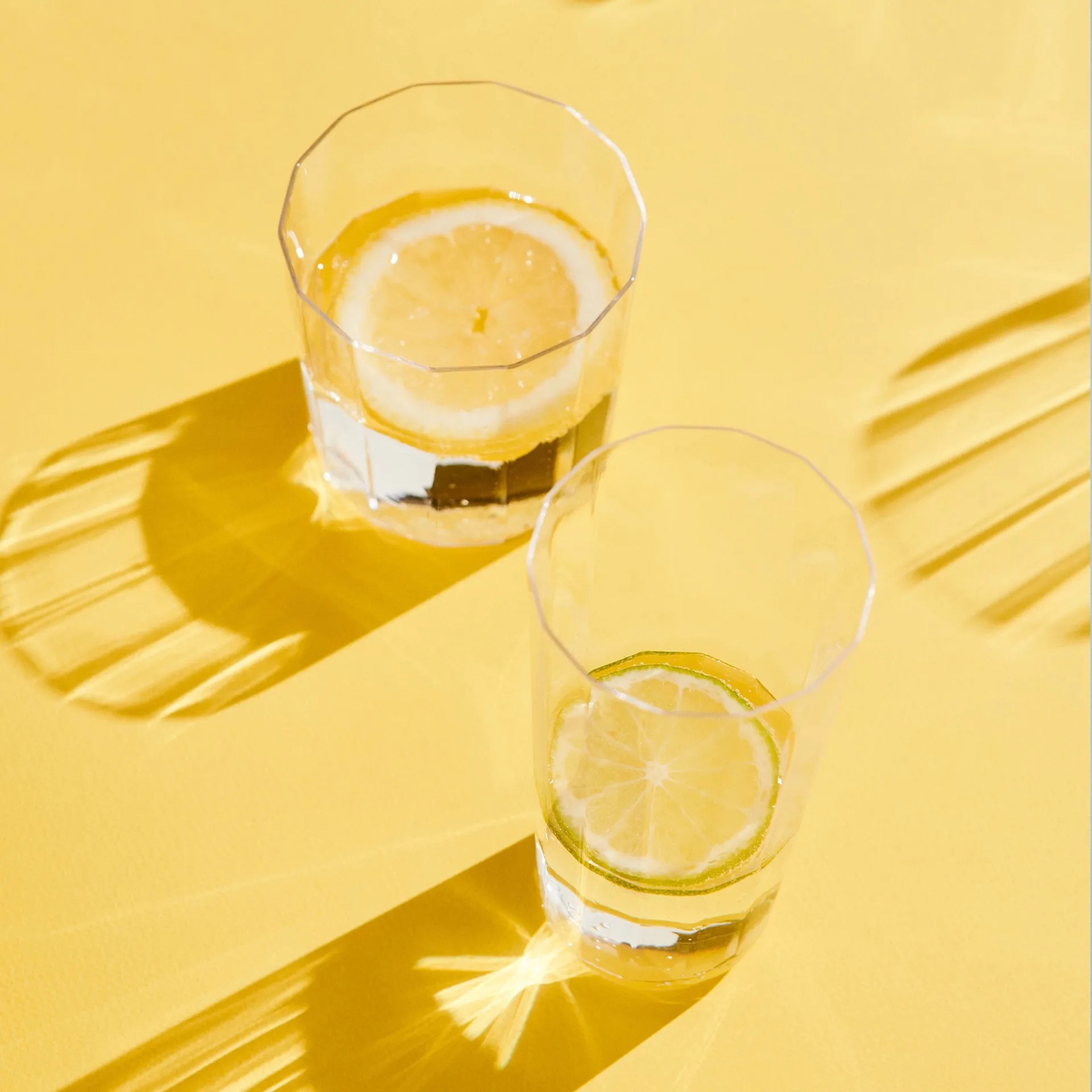 Angle drinking glass, Wide 7,5 cm HAY