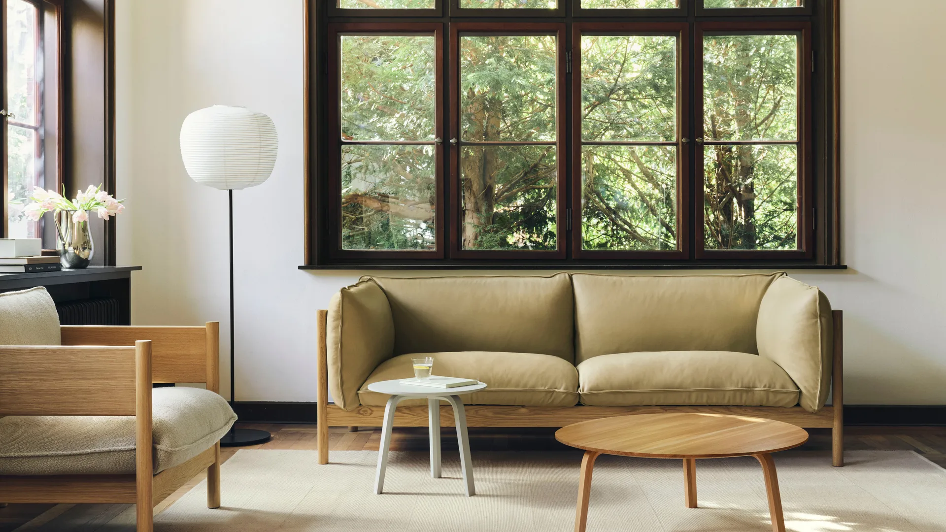 Bella coffee table, Oiled oak, Ø80x32 cm HAY