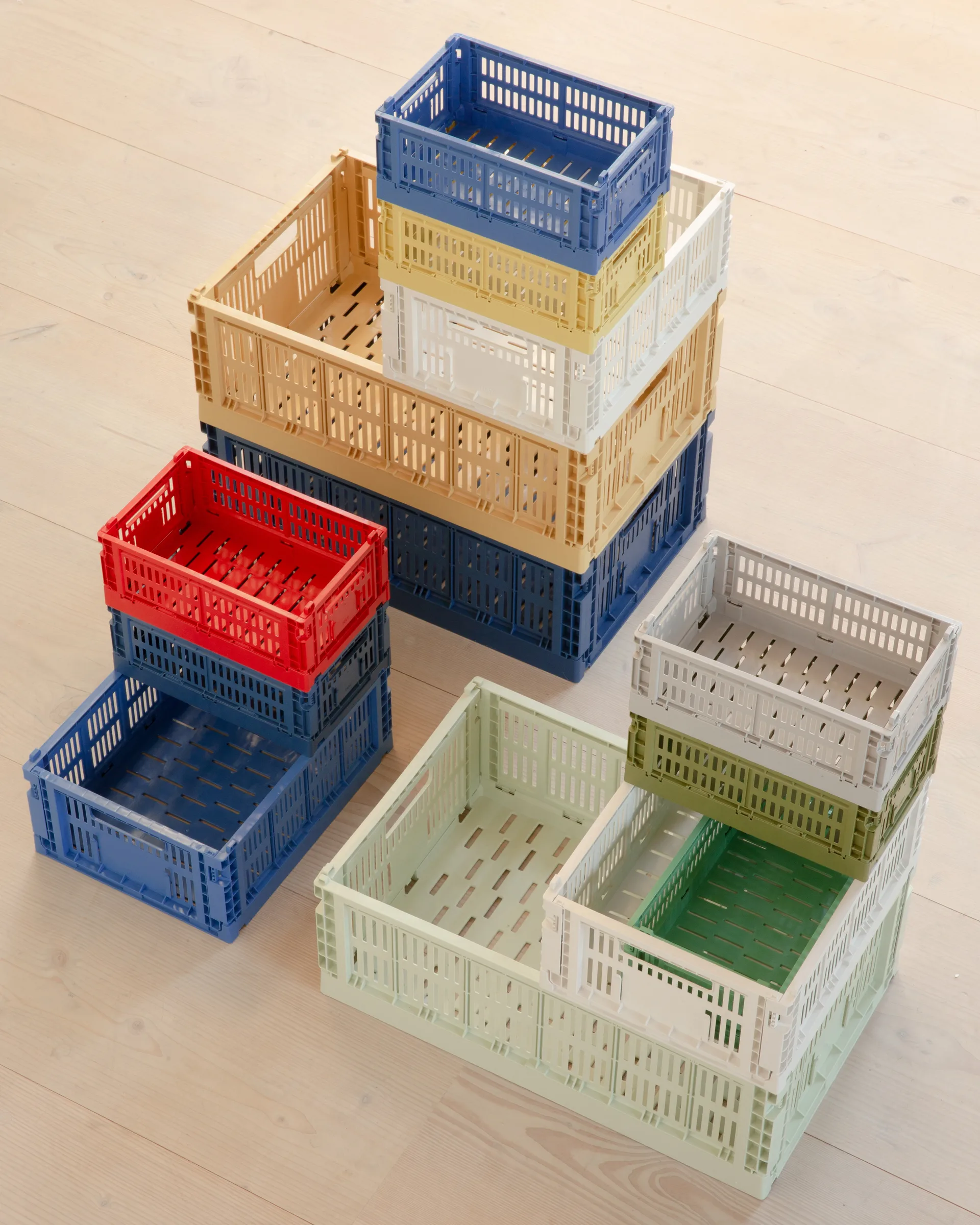 Colour Crate M 26.5x34.5 cm, Off-white HAY