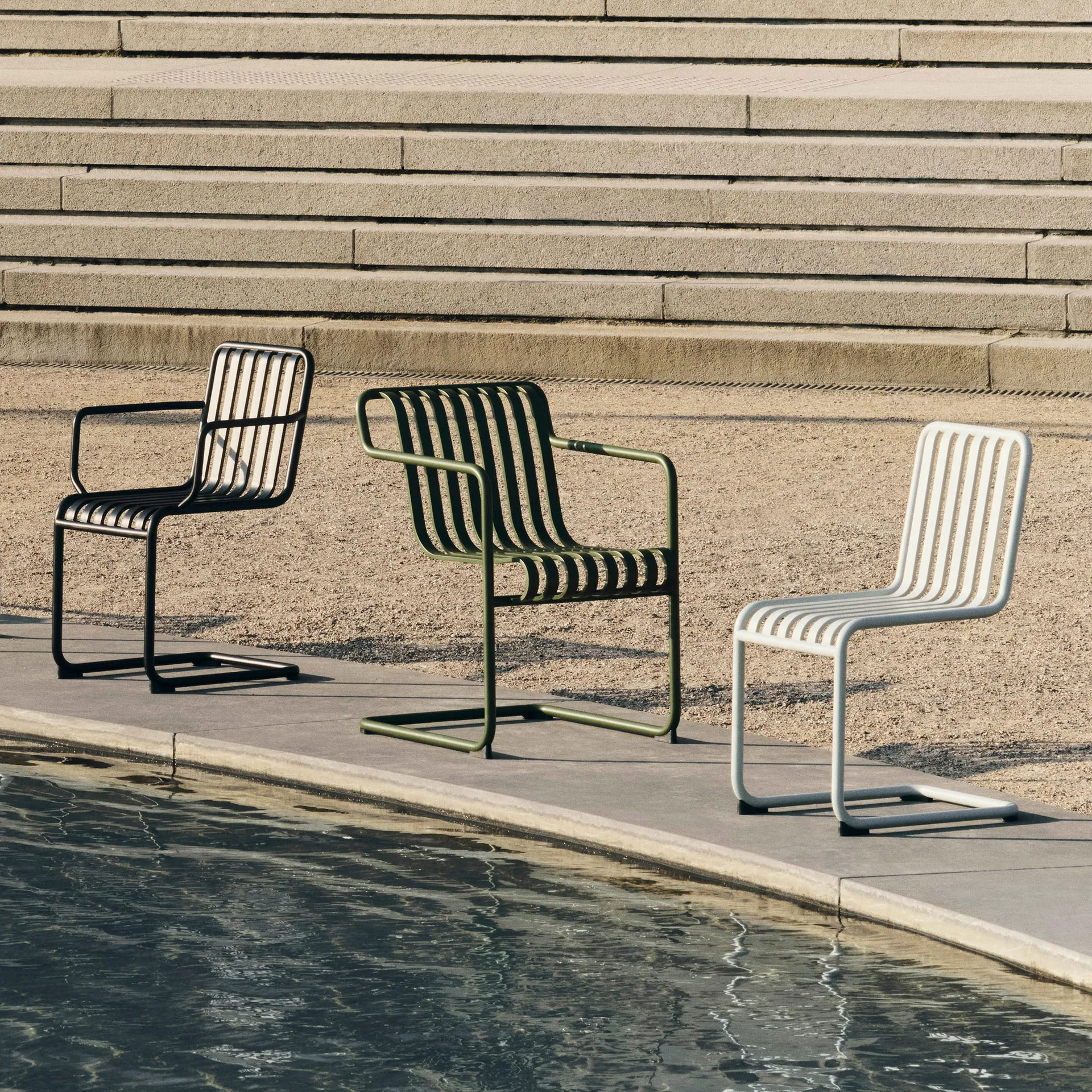 Palissade Cantilever chair, Cream white HAY