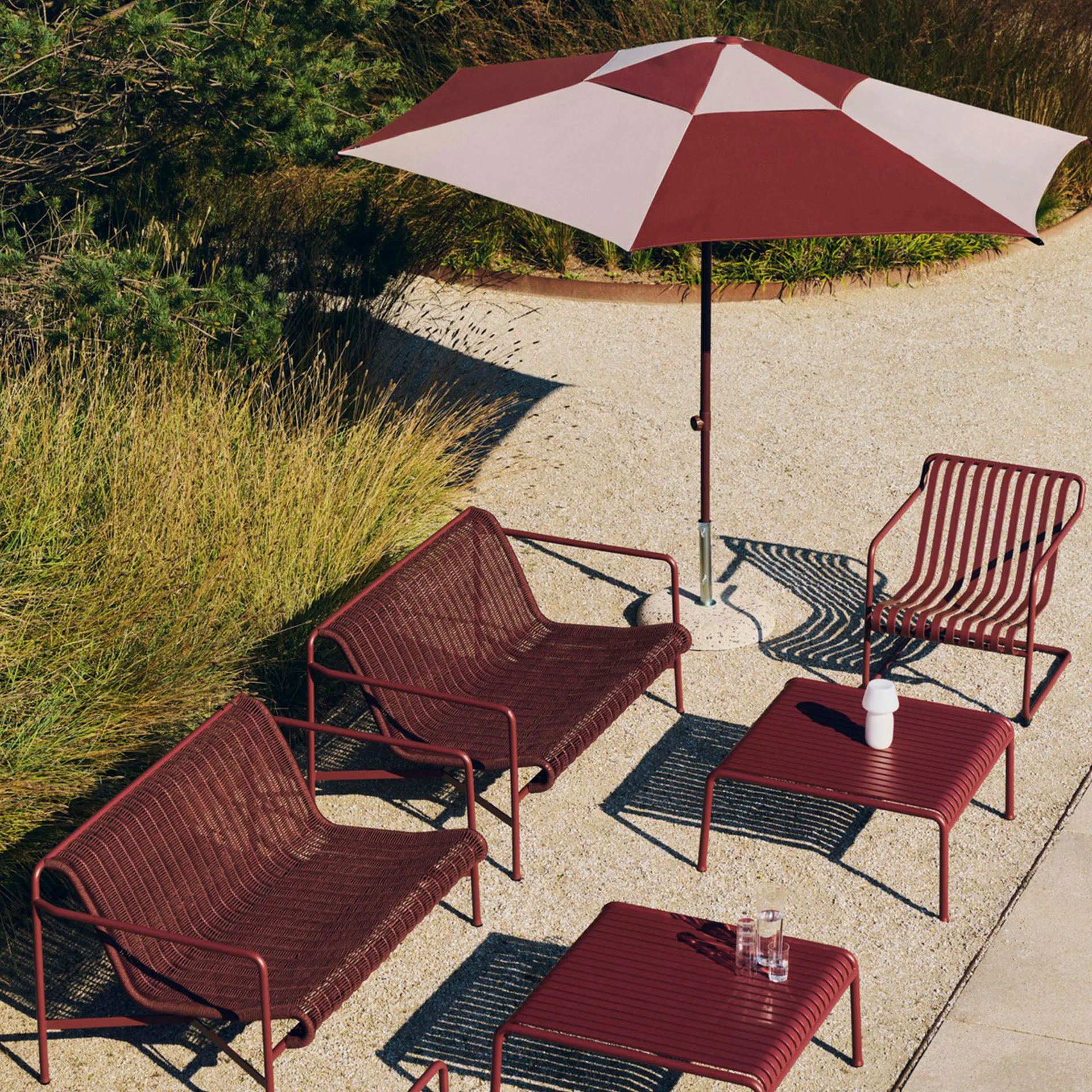 Terrazza Octagon parasol, Off-white-burgundy HAY