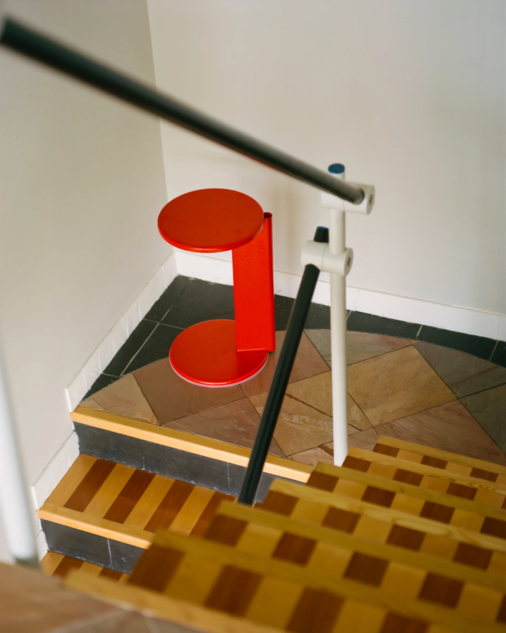 Lolly side table 56 cm, Traffic red gloss Hem