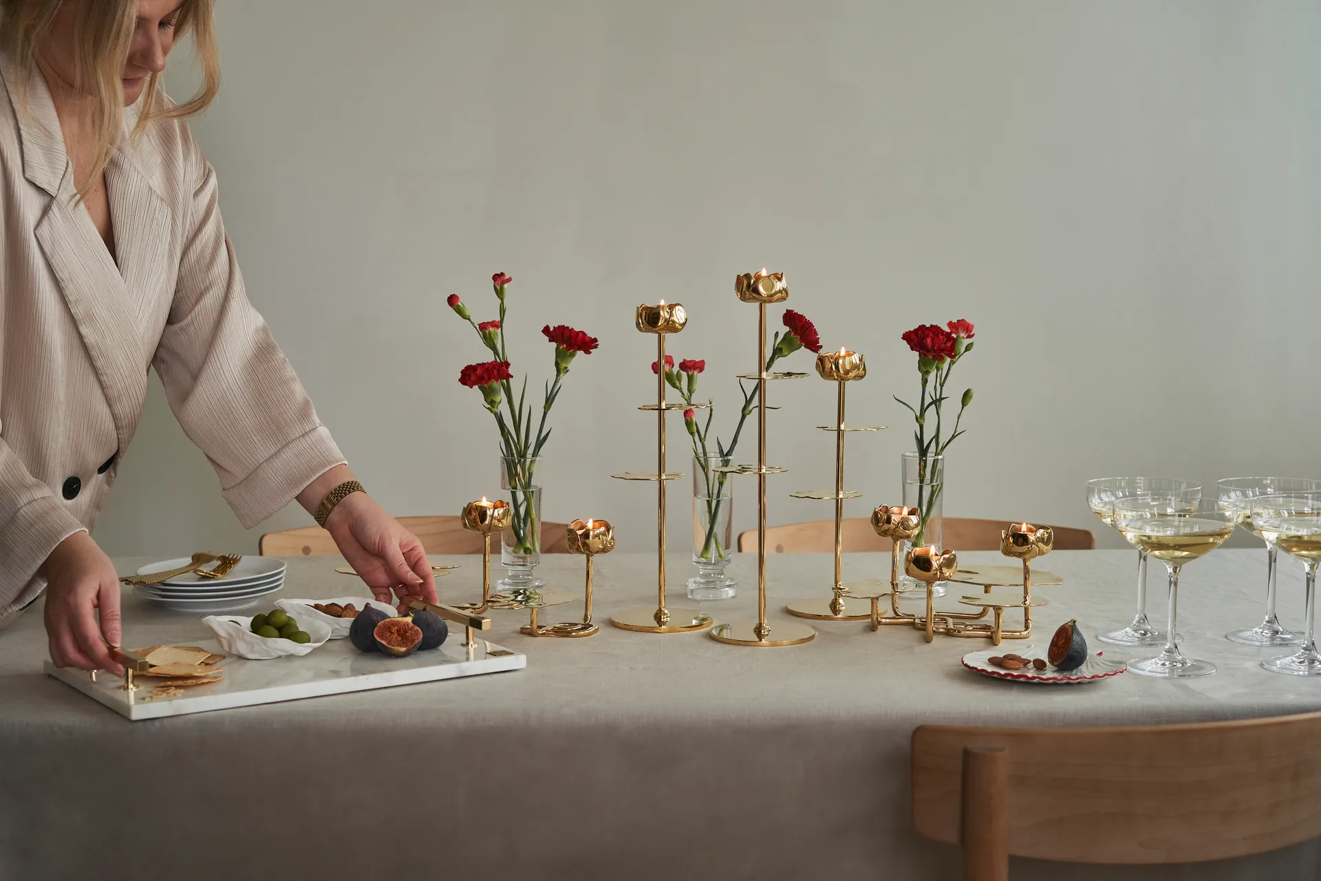 Ninfea Alta candlestick 30 cm, Brass Hilke Collection