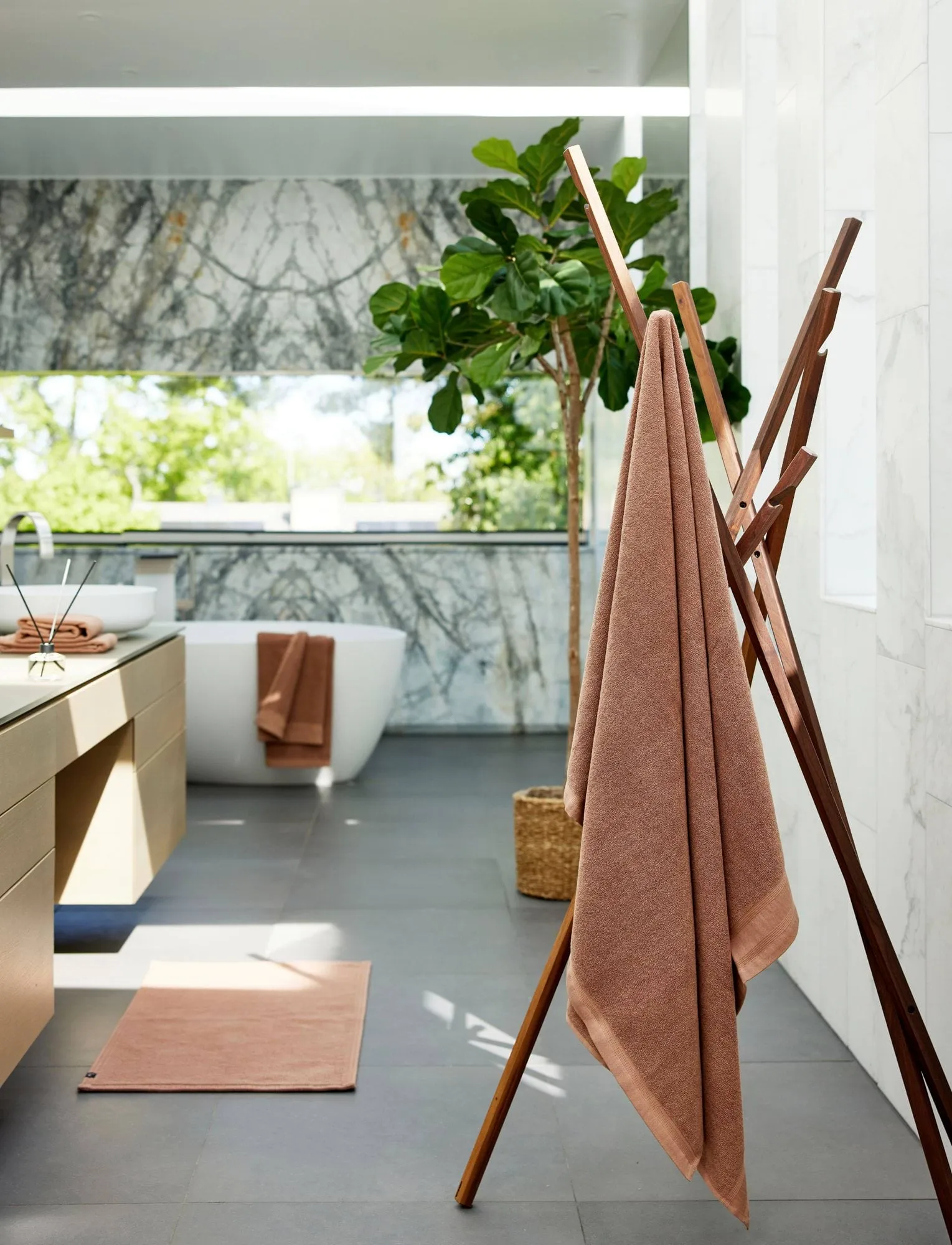 Love bath mat 50x80 cm, Grounded (pink) Himla