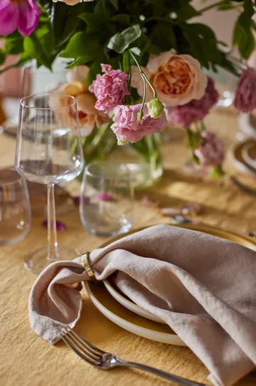 Sunshine tablecloth 140x330 cm - Honey (yellow) - Himla