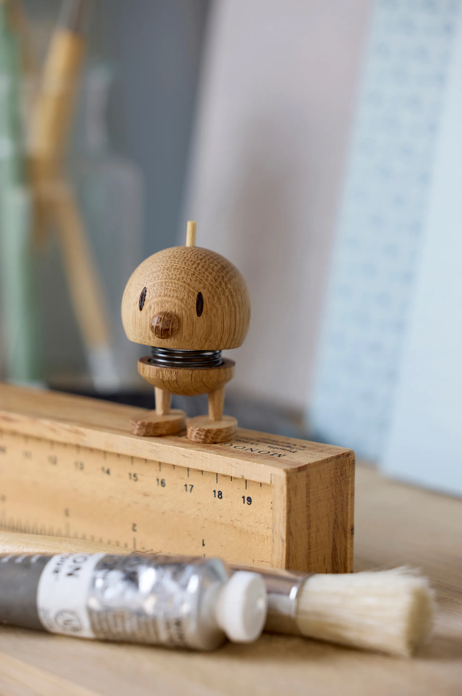 Hoptimist Bumble figure XS, Oak Hoptimist