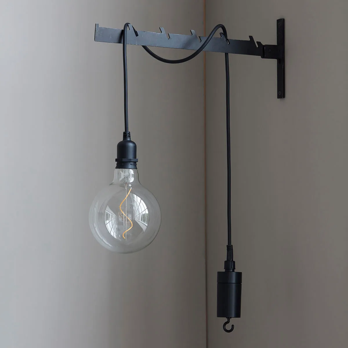 Coso battery-driven ceiling lamp, black House Doctor
