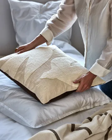 Fly cushion cover 50x50 cm - Off-white - House Doctor