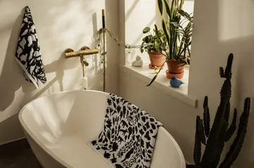 Oiva Toikka Cheetah towel 50x70 cm - Black-white - Iittala