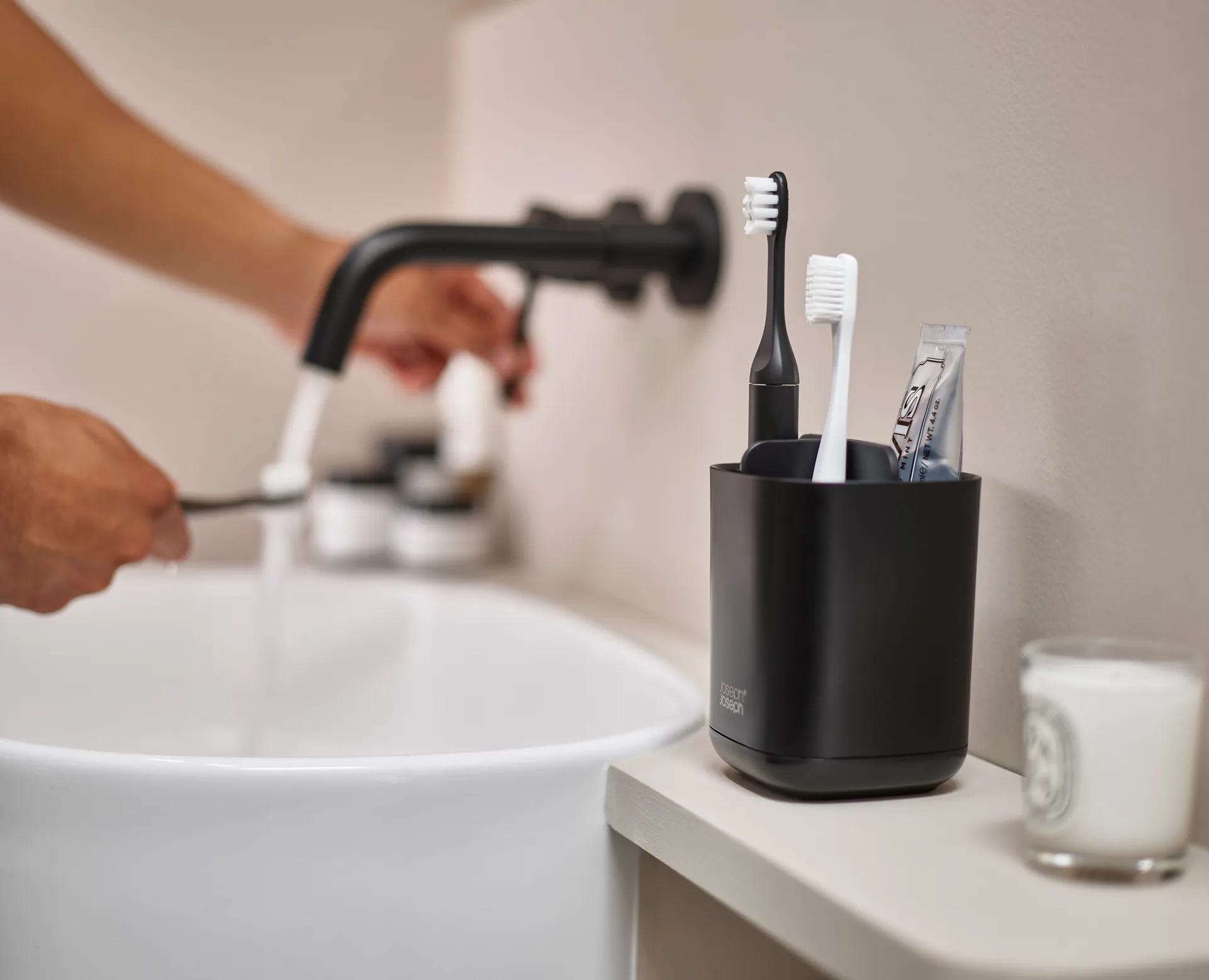 Easystore toothbrush holder 12.8 cm, Black Joseph Joseph