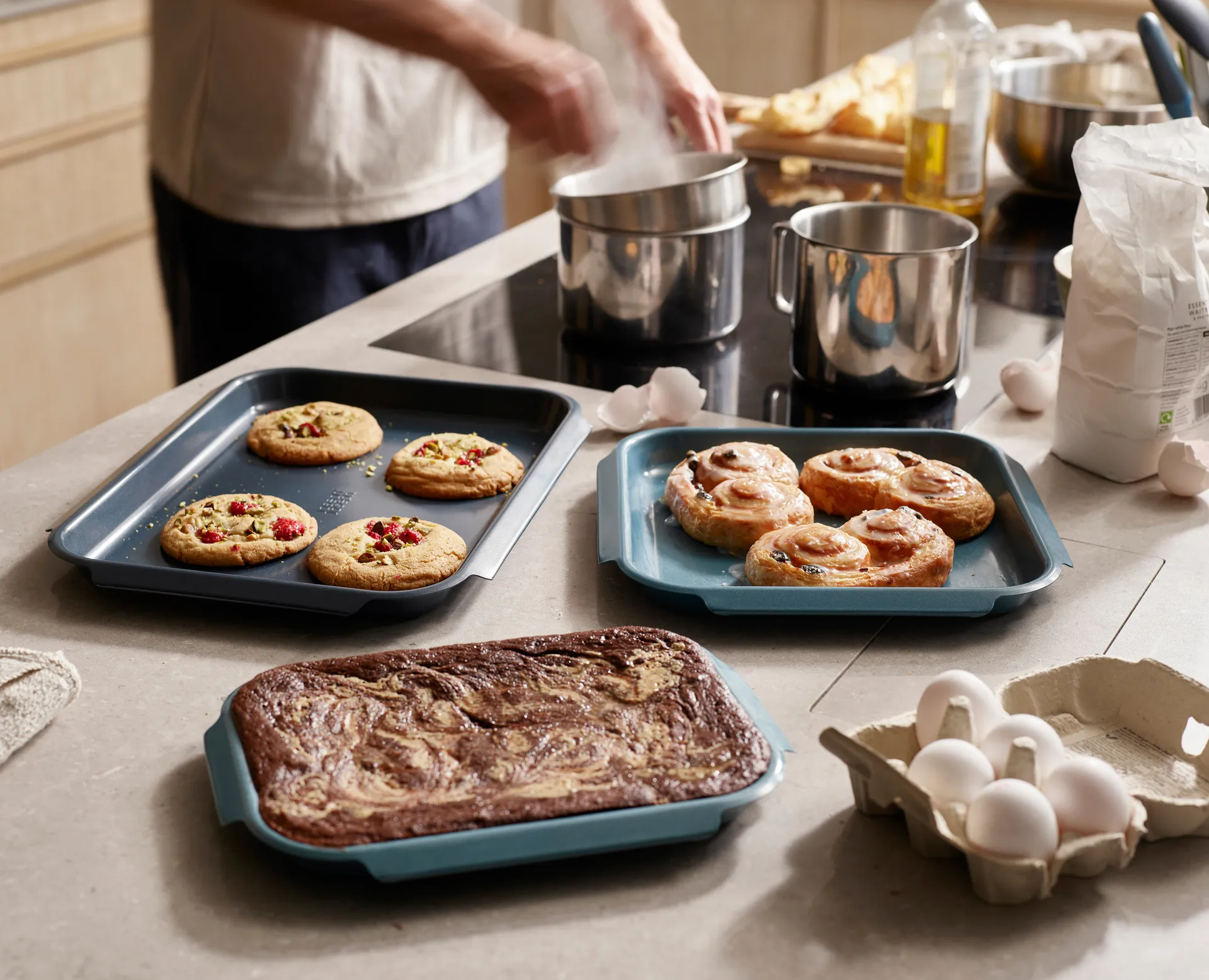Nest bake baking tray 32.6 cm, Medium Joseph Joseph