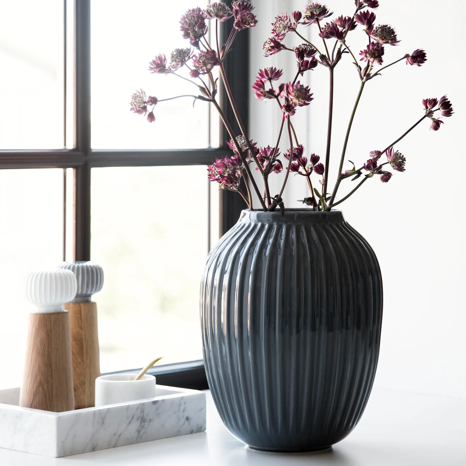 Hammershøi vase, Anthracite grey, large 25,5 cm Kähler