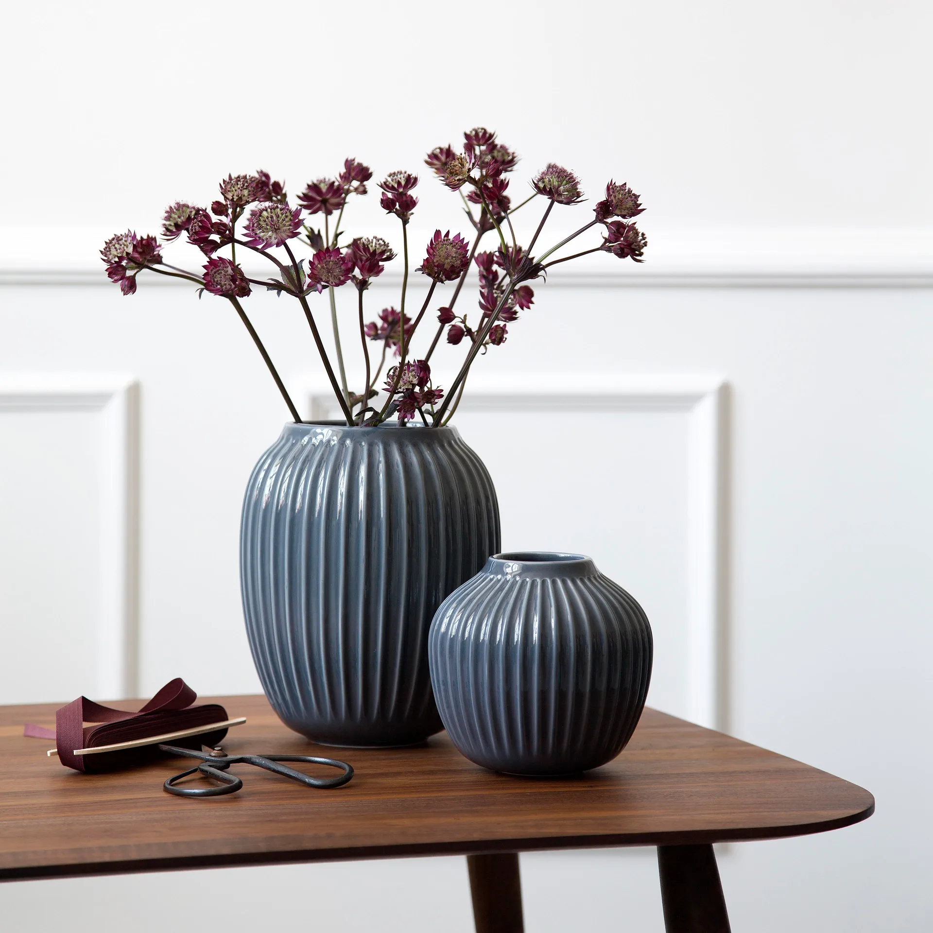 Hammershøi vase, Anthracite grey, small 13 cm Kähler