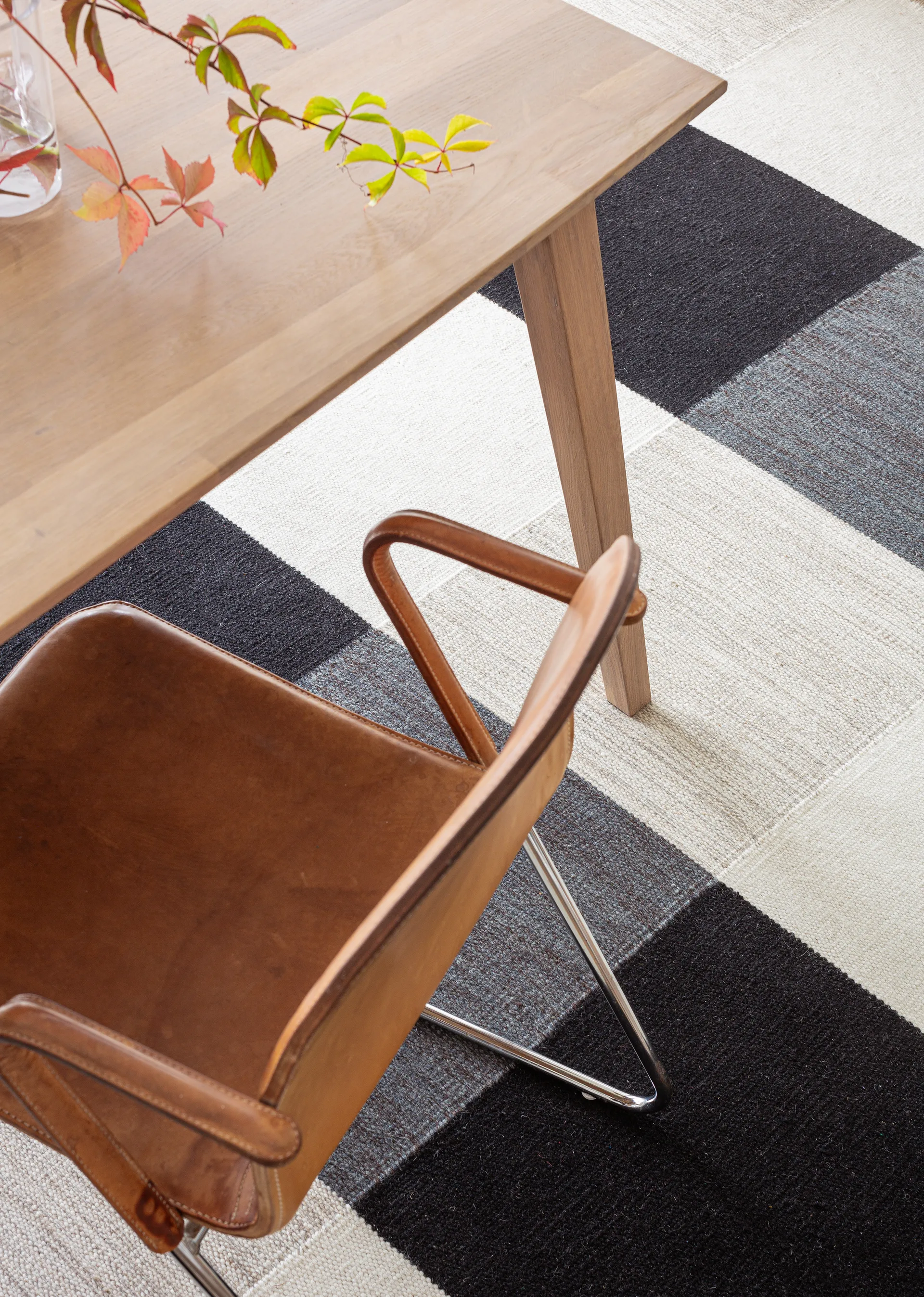 Night and Day handwoven rug 170x240 cm, White/black, 200x300 cm Kateha
