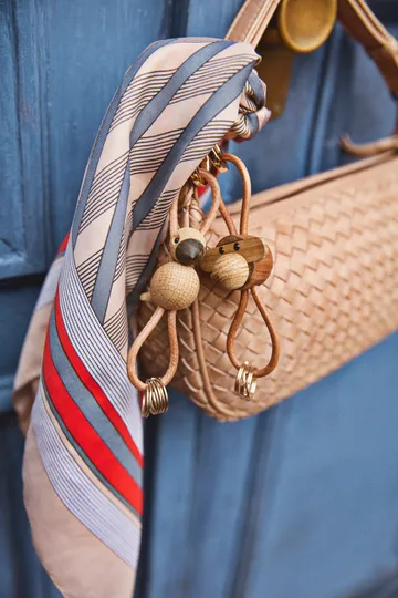 Kay Bojesen bird keyring - Oak, natural leather - Kay Bojesen Denmark