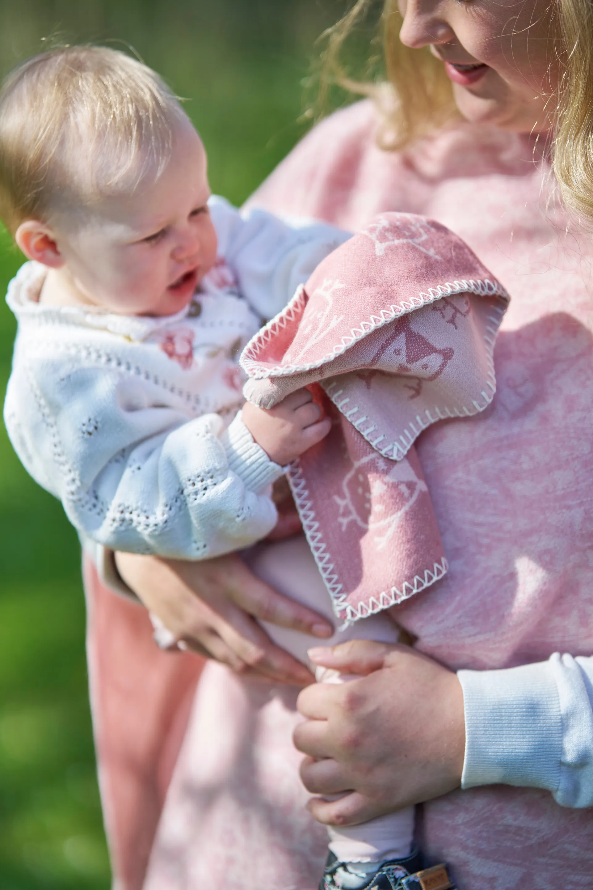 Hand in hand children's blanket 65x90 cm, Rose brown Klippan Yllefabrik