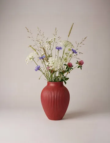 Knabstrup vase ribbed 20 cm - Soft cherry red - Knabstrup Keramik