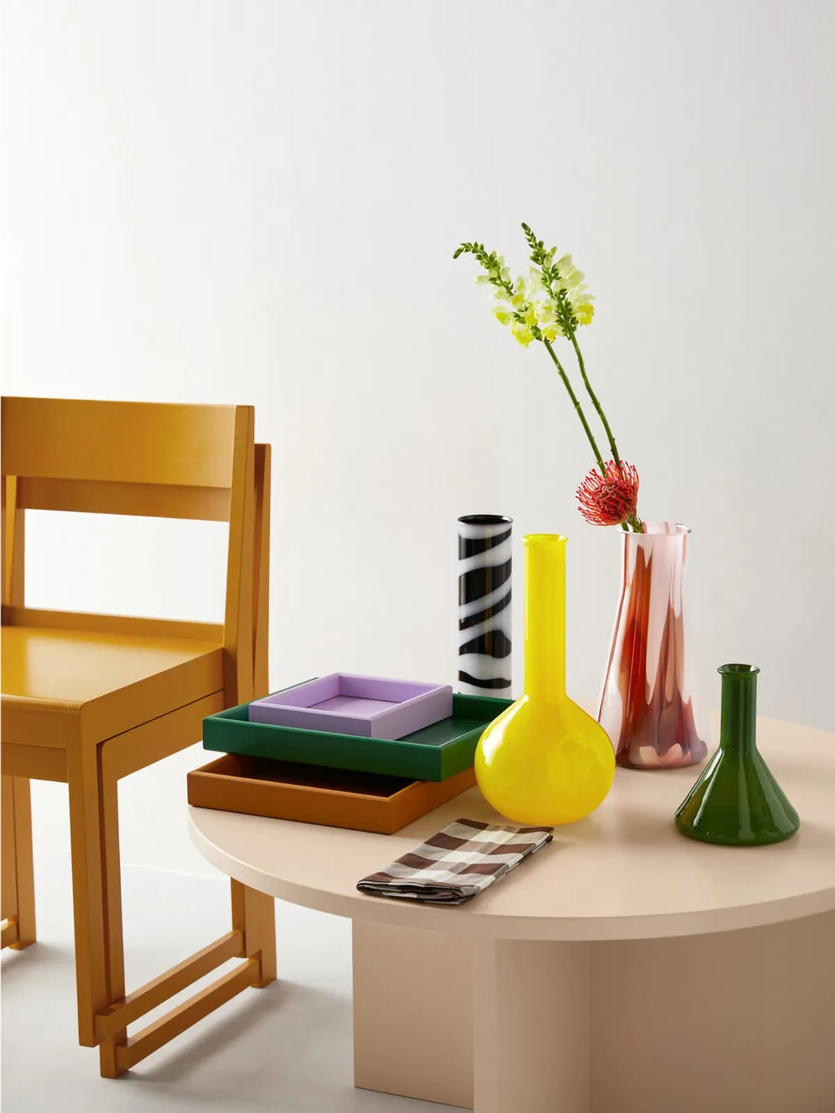 Lab Erlenmeyer vase 30.5 cm, Red-white-pink Kosta Boda