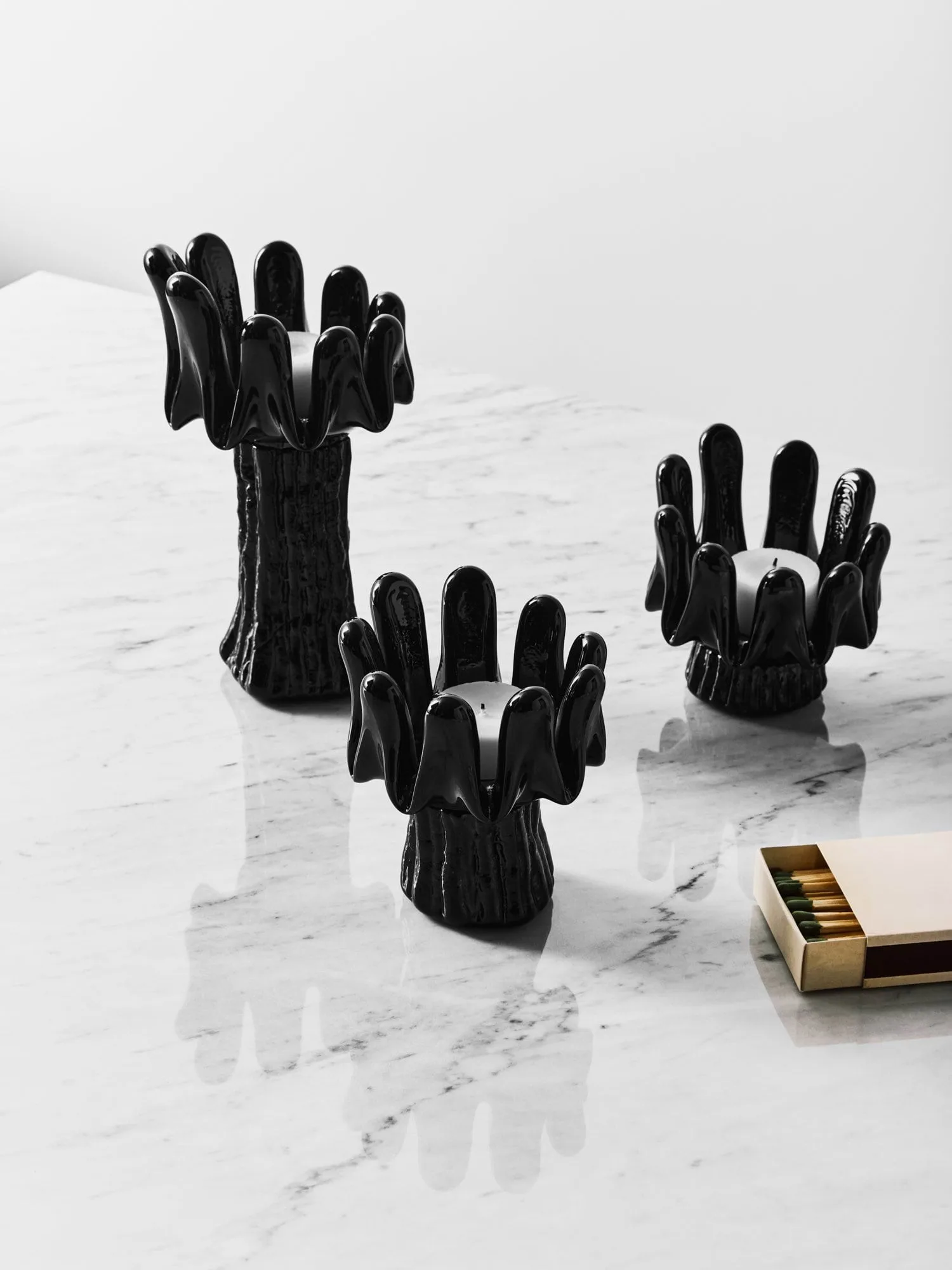 Sunflower candle holder 9.2 cm, Black Kosta Boda