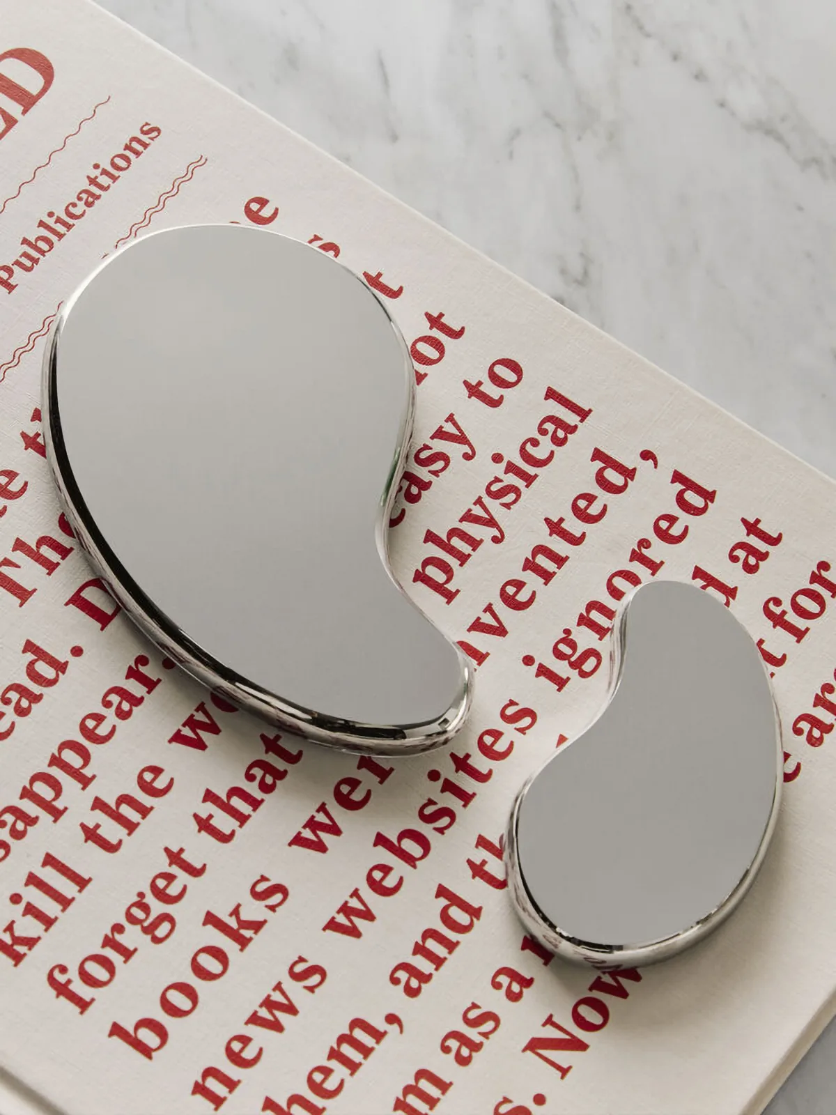 Tears of joy decorative object 2 pieces, Silver Kosta Boda