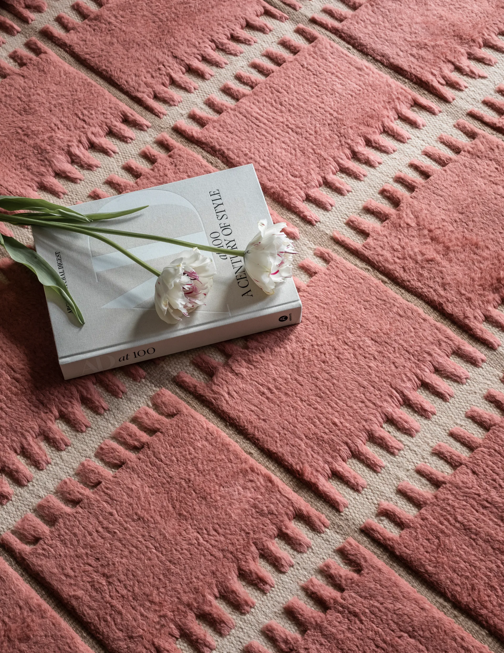 Lilly wool carpet, Claret red. 300x400 cm Layered