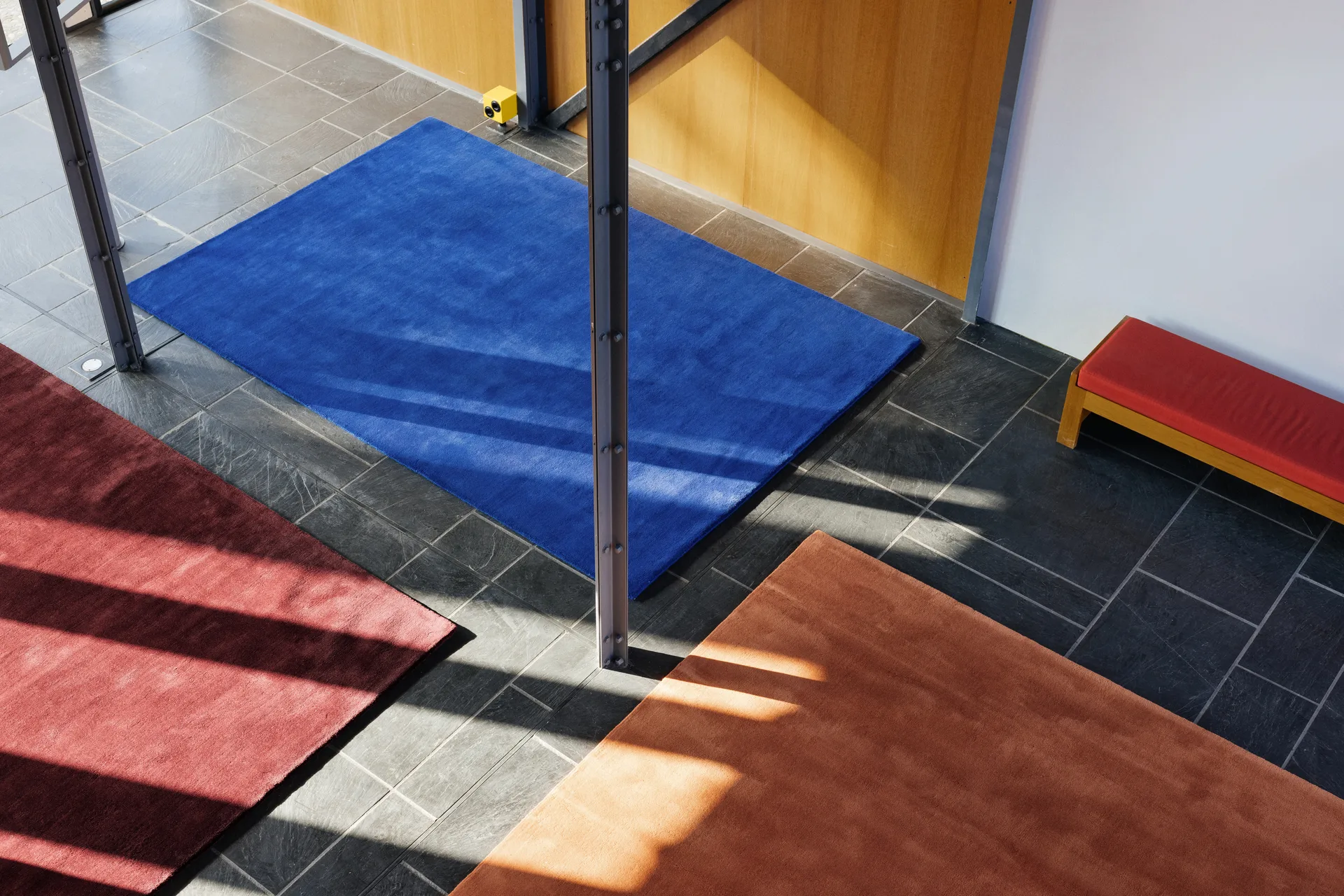 Solid Wool wool rug, Dark blue, 300x400 cm Layered