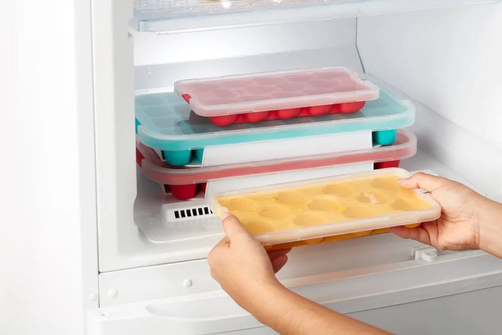 Lékué ice cube tray with lid red, Heart Lékué