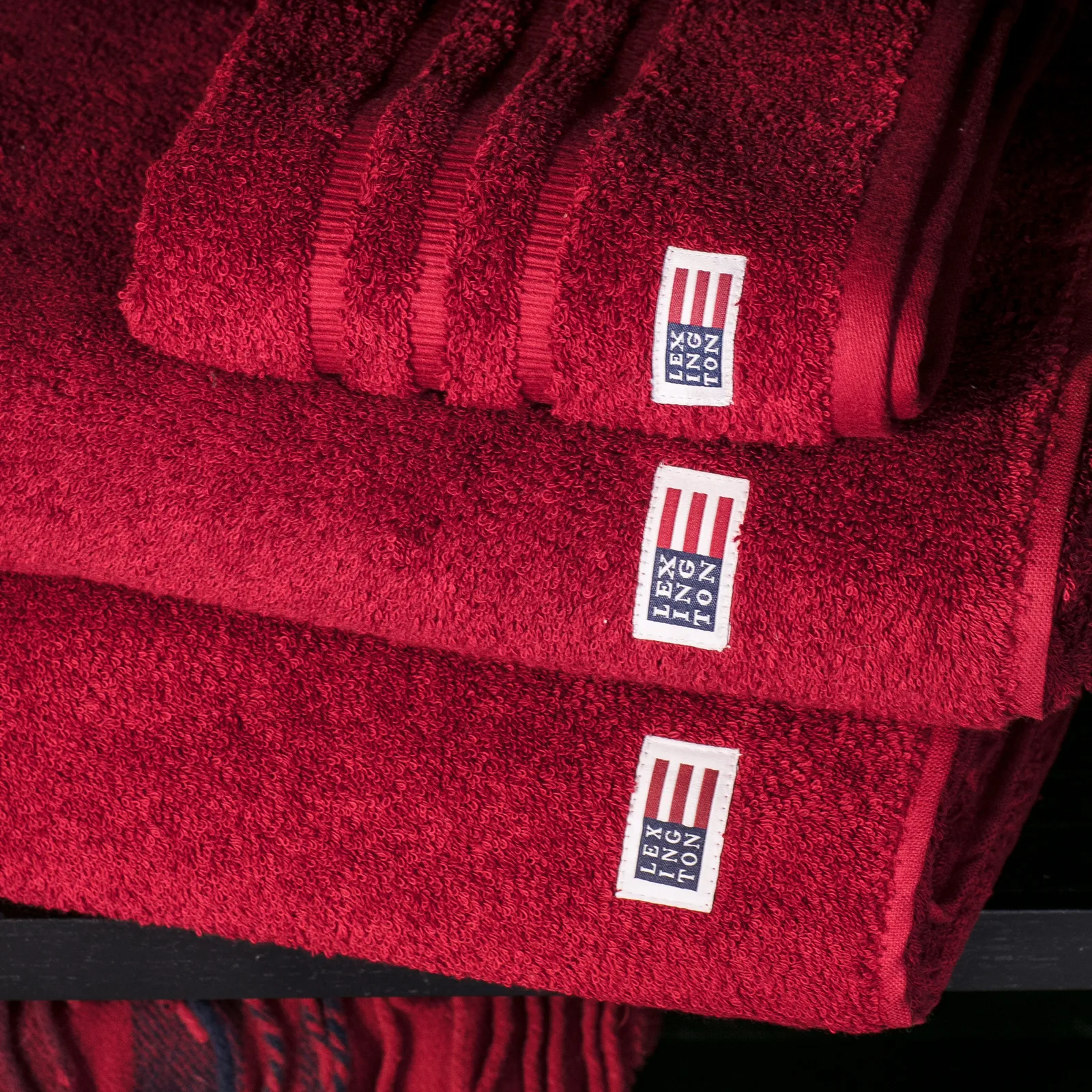 Icons Original bath towel 70x130 cm, red Lexington