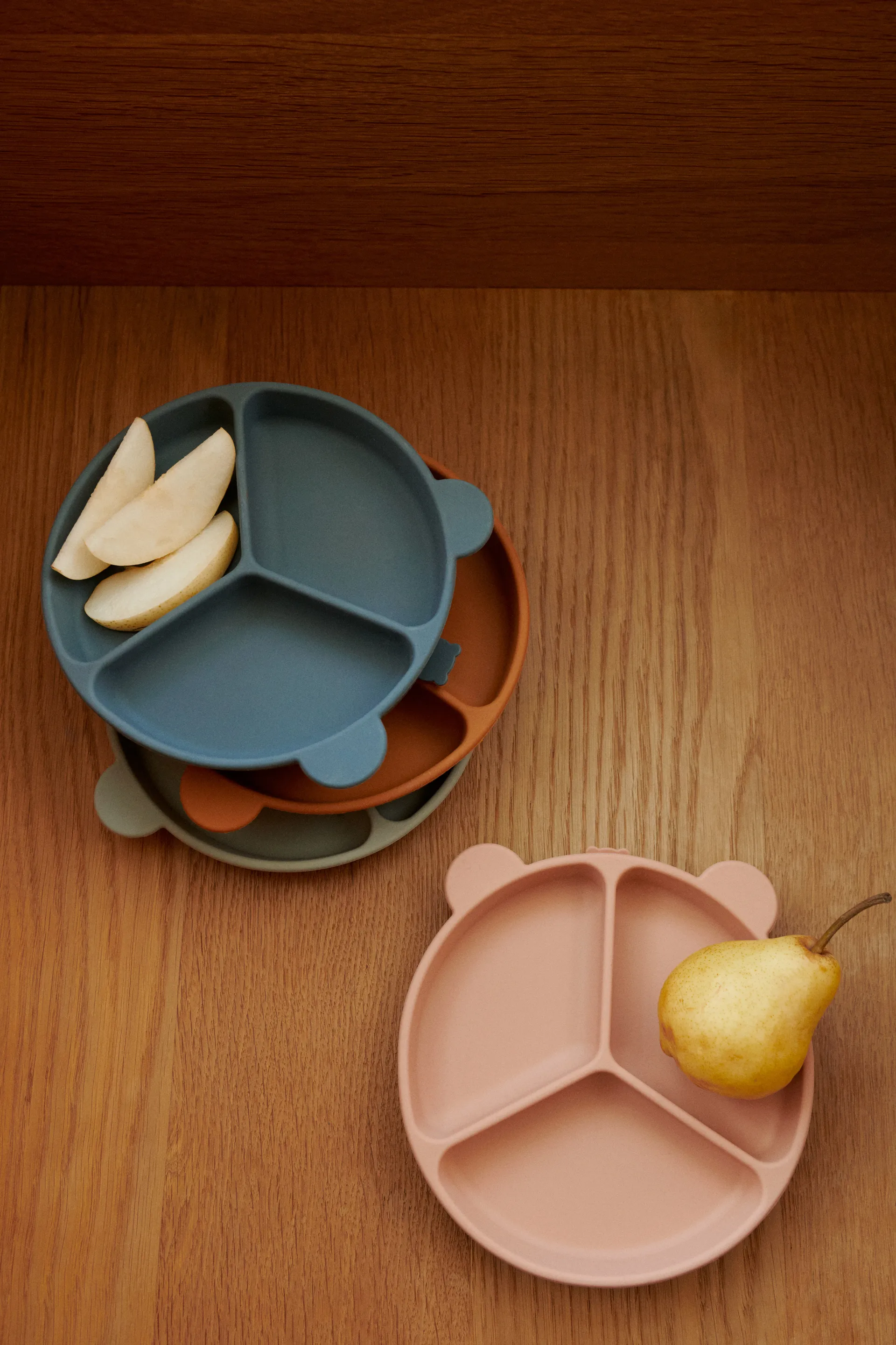 Stacy divided children's plate 2-pack, Sandy-Oat Liewood