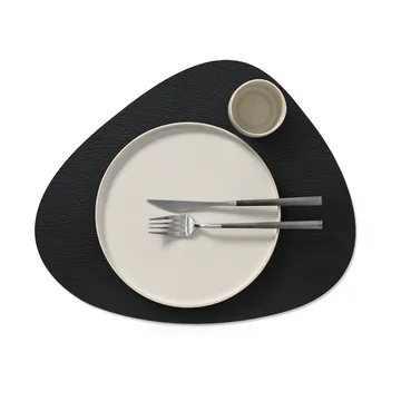 Bull placemat reversible curve L 1 pcs - Cognac-black - LIND DNA