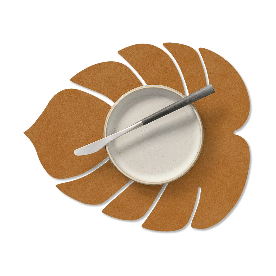 Monstera Leaf Nupo placemat S, Burned curry, 26x22 cm LIND DNA