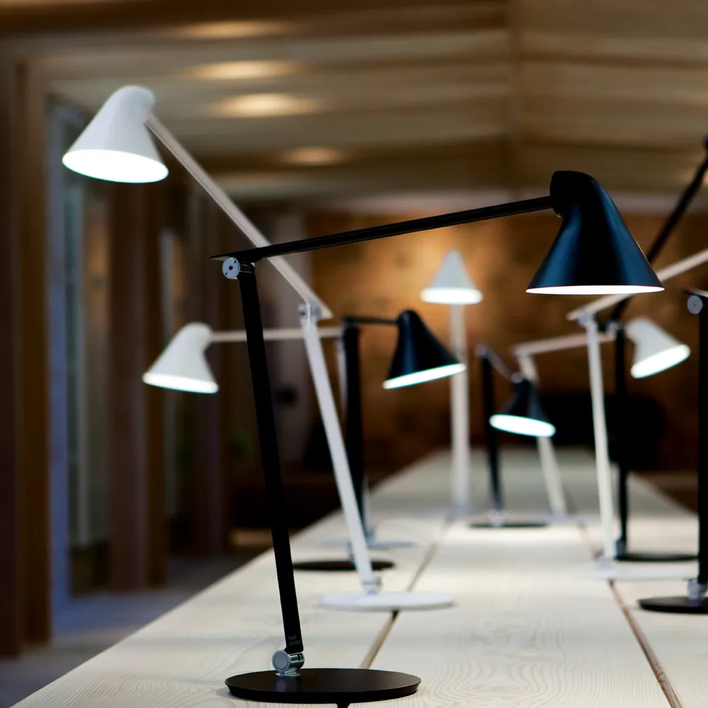 NJP desk lamp, White, pin ø40 cm, 2700k Louis Poulsen