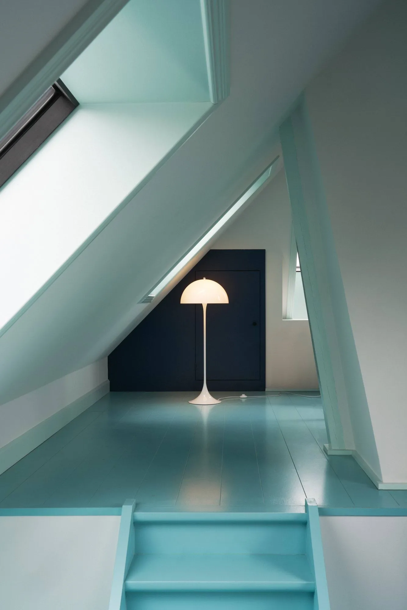 Panthella 400 floor lamp, Opal white Louis Poulsen