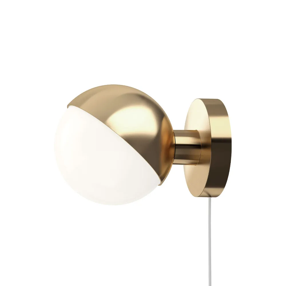 VL Studio wall lamp, Brass Louis Poulsen