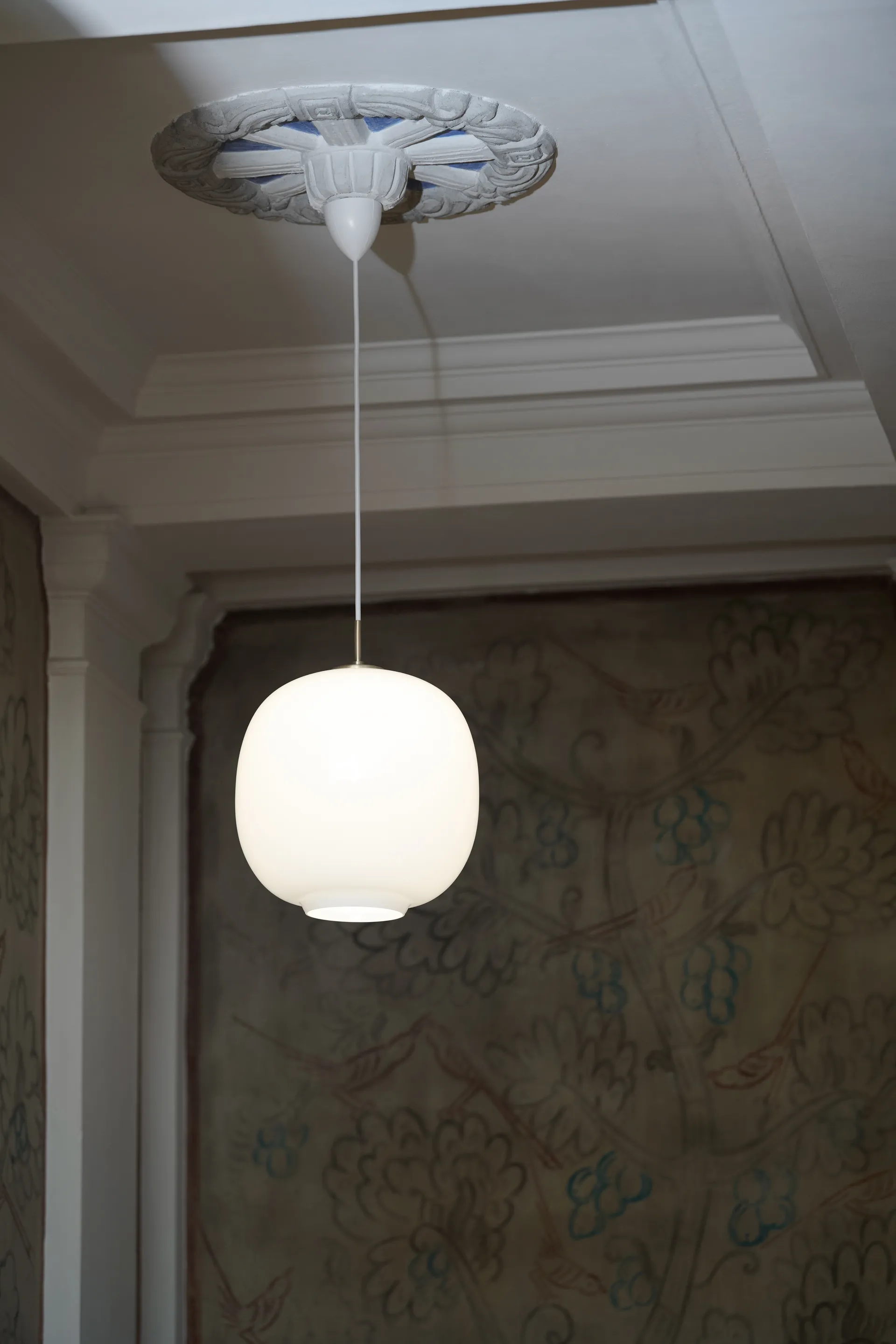 VL45 Radiohus pendant lamp Ø37 cm, Brass-white opal glass Louis Poulsen