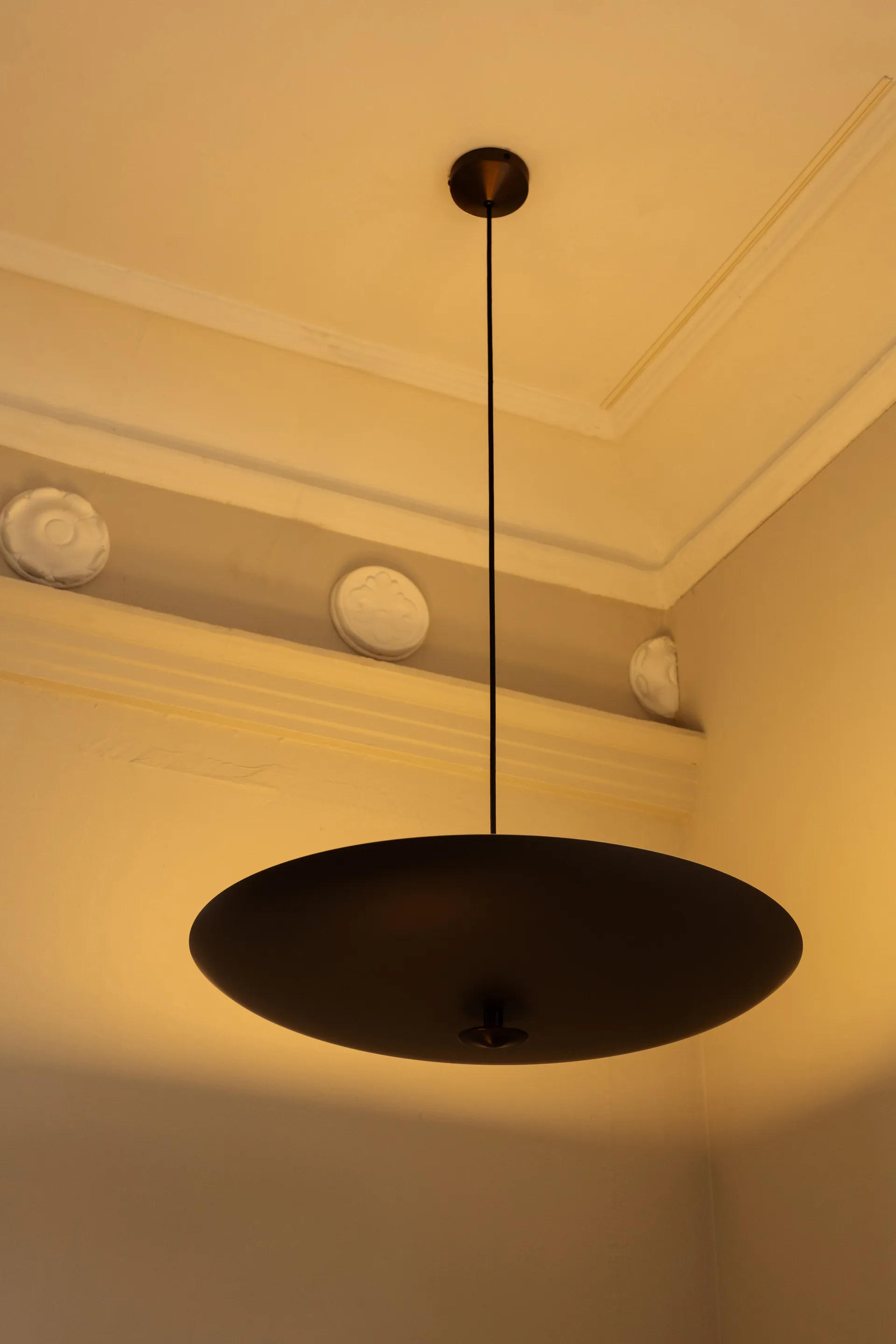 Toton 600 pendant uplight, Bronze LYFA