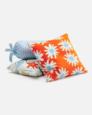 Rakastaa ei rakasta cushion cover 50x50 cm - Orange-Off-white-light blue - Marimekko
