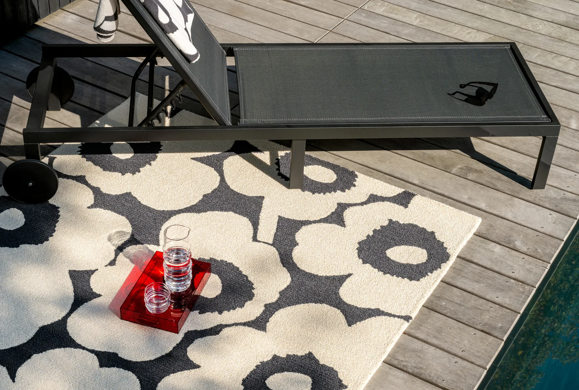 Unikko outdoor rug, Charcoal-white, 160x230 cm Marimekko