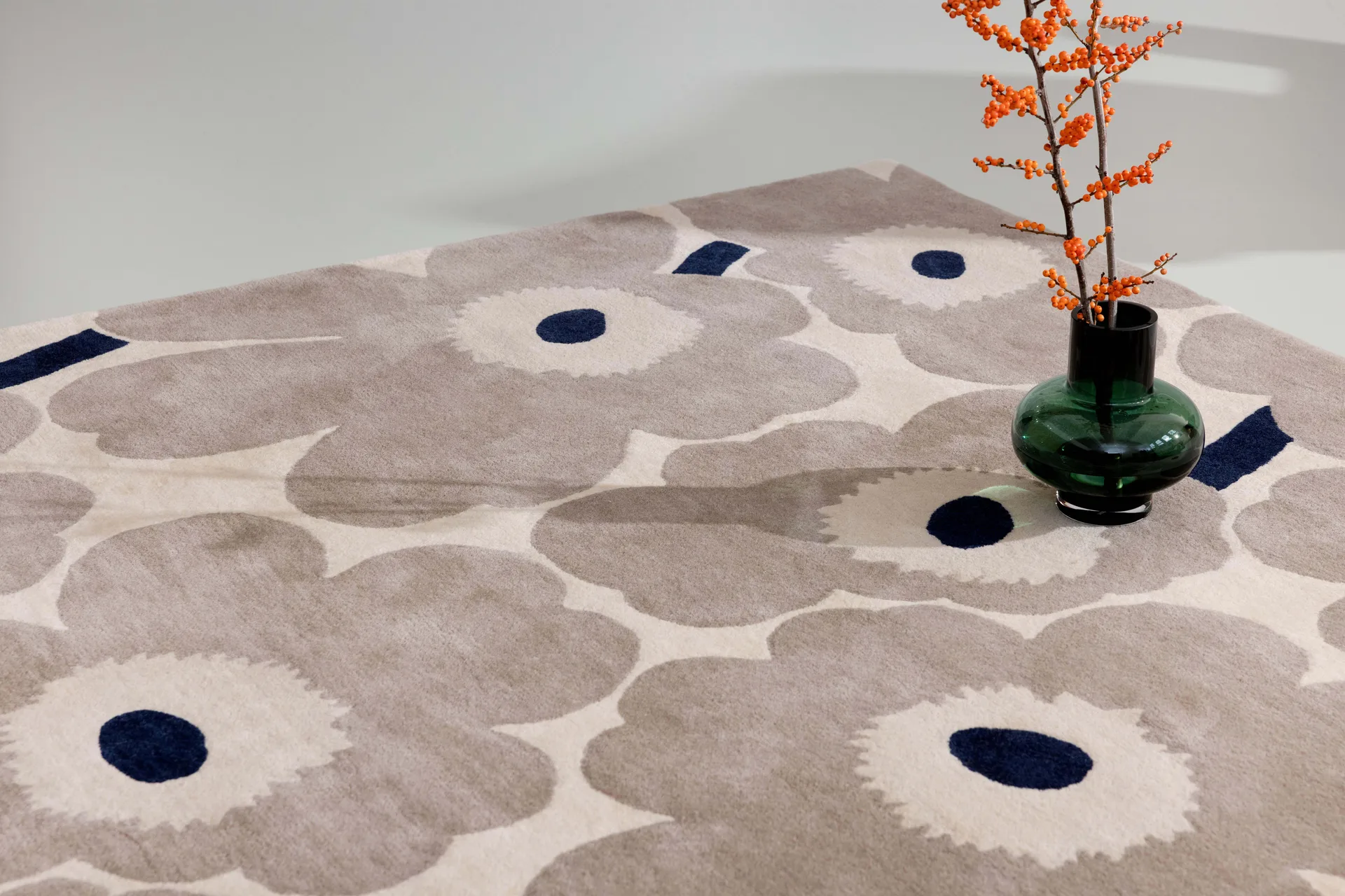 Unikko wool rug, Greige, 250x350 cm Marimekko