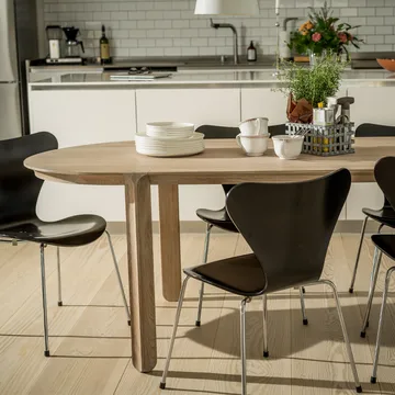 Amor dining table - oak white-pigmented hardwax oil - Mavis