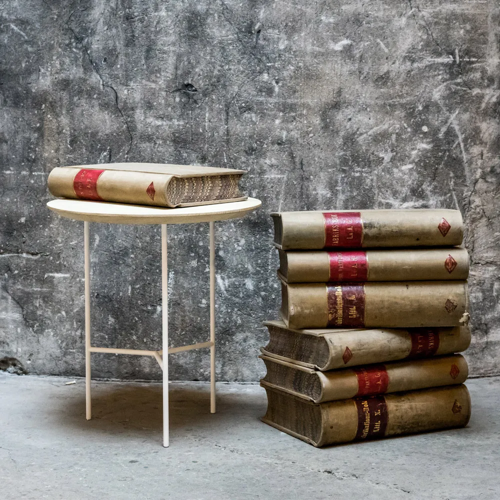 Tribeca side table, oak oil rustic, black legs, ø47 cm Mavis