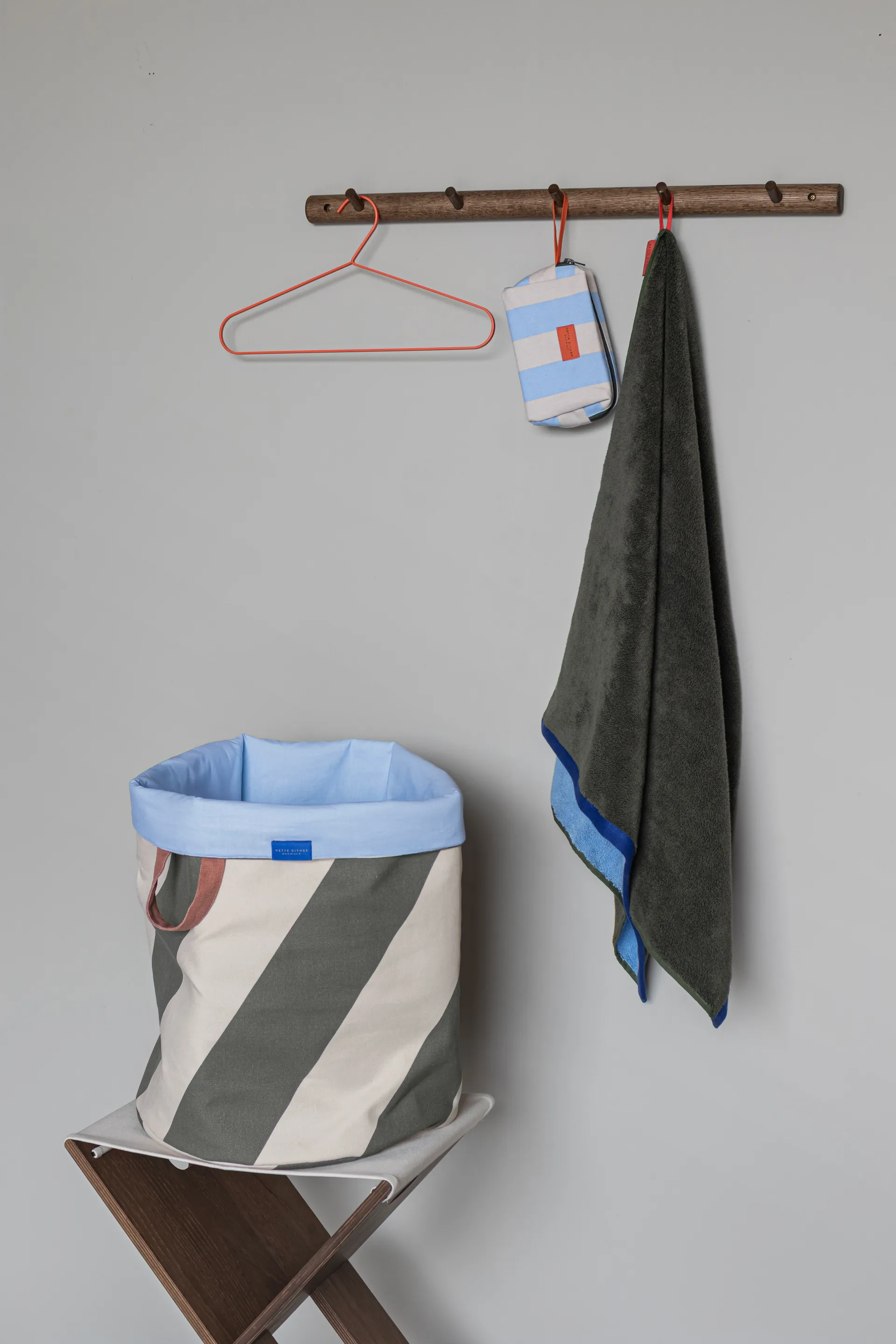 Diagonal laundry basket Ø40x50 cm, Dark olive-sand Mette Ditmer